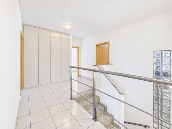 Arbedo Castione: Ampia Casa 2.5 con giardino 7