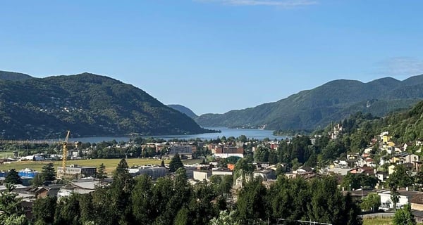 ✨ Residenza Aurora - Elegante di 3.5 locali con splendida vista lago - Bioggio 1