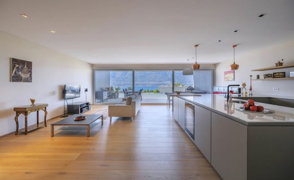 Luxuriöse 3.5 Zimmerwohnung mit Seesicht, 2 grossen Sonnenterrassen, Schwimmbad und Wellnessbereich 4