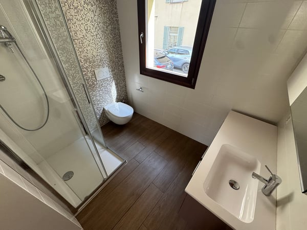 Ufficio moderno di 1.5 locali in affitto a Chiasso 3