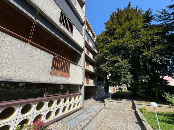 Mendrisio Centro – Ufficio luminoso con balconi, cantina e DUE POSTI AUTO in autorimessa 15