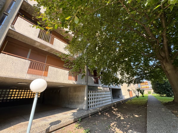 Mendrisio Centro – Ufficio luminoso con balconi, cantina e DUE POSTI AUTO in autorimessa 14