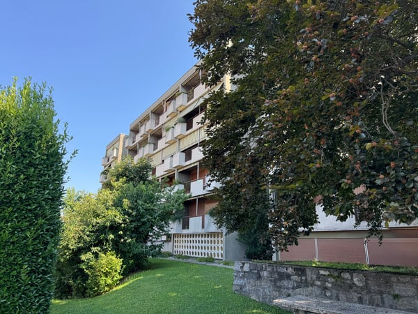 Mendrisio Centro – Ufficio luminoso con balconi, cantina e DUE POSTI AUTO in autorimessa 17