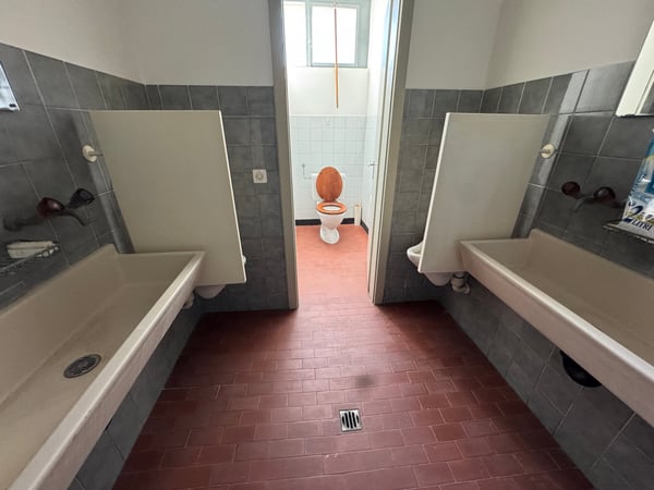 Vendesi o Affittasi Immobile Artigianale / commerciale / amministrativo con Uffici a Balerna 19