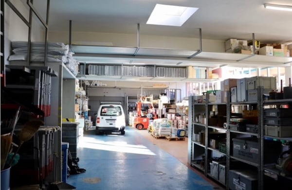 Vendesi o Affittasi Immobile Artigianale / commerciale / amministrativo con Uffici a Balerna 9