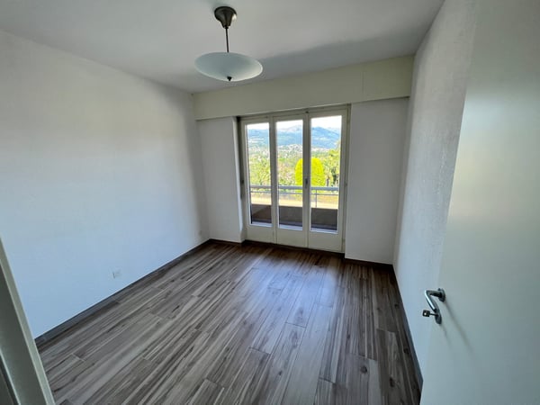 Eleganza e luminosità in posizione privilegiata – Lugano, Pazzallo- A REDDITO 30