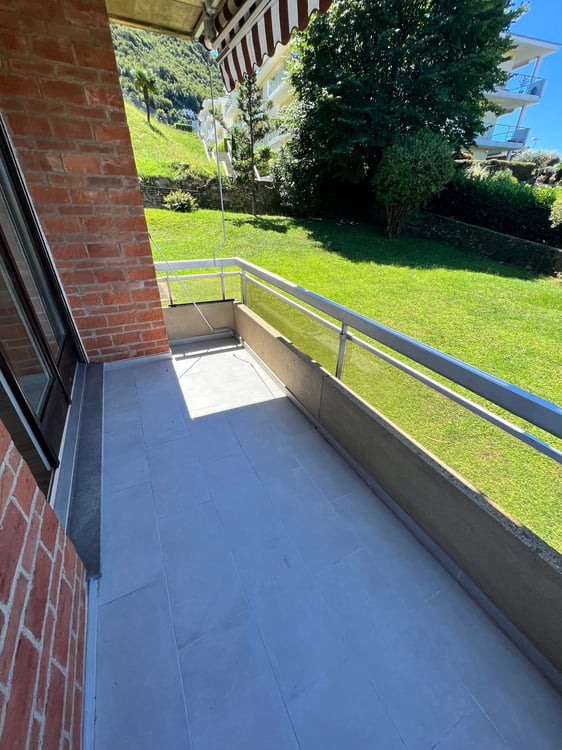 Eleganza e luminosità in posizione privilegiata – Lugano, Pazzallo- A REDDITO 36