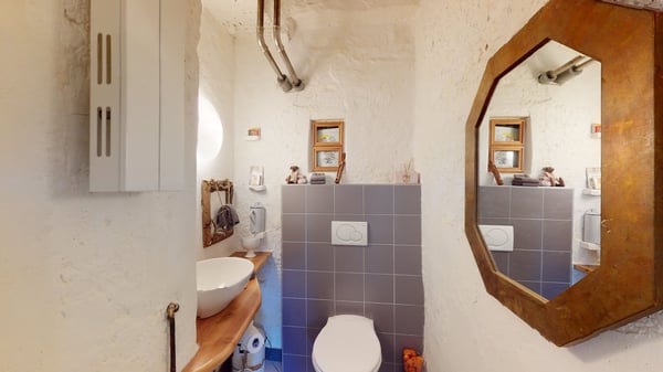 Arzo abitazione unifamiliare IN PERFETTO STATO. Possibilità di terreno edificabile di 720 mq circa 14