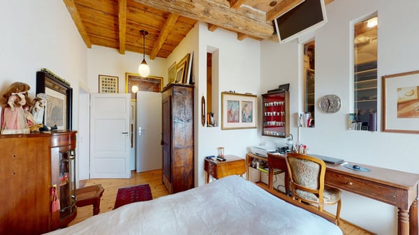 Arzo abitazione unifamiliare IN PERFETTO STATO. Possibilità di terreno edificabile di 720 mq circa 23