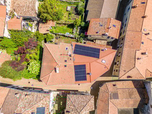 Arzo abitazione unifamiliare IN PERFETTO STATO. Possibilità di terreno edificabile di 720 mq circa 58