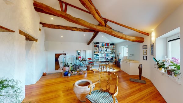 Arzo abitazione unifamiliare IN PERFETTO STATO. Possibilità di terreno edificabile di 720 mq circa 34