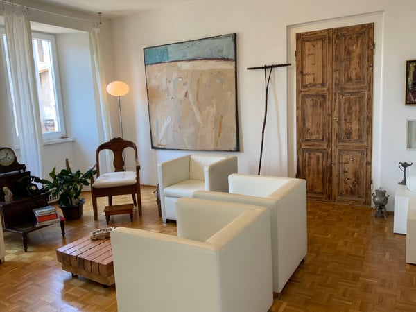 Arzo abitazione unifamiliare IN PERFETTO STATO. Possibilità di terreno edificabile di 720 mq circa 42