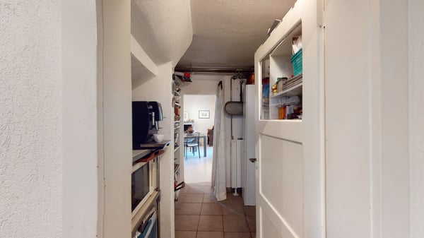 Arzo abitazione unifamiliare IN PERFETTO STATO. Possibilità di terreno edificabile di 720 mq circa 12