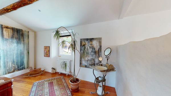 Arzo abitazione unifamiliare IN PERFETTO STATO. Possibilità di terreno edificabile di 720 mq circa 40