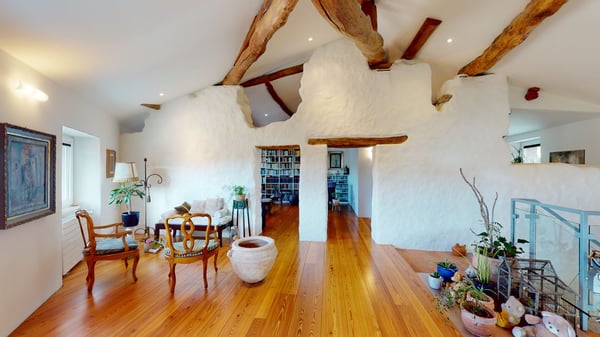 Arzo abitazione unifamiliare IN PERFETTO STATO. Possibilità di terreno edificabile di 720 mq circa 31