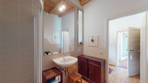 Arzo abitazione unifamiliare IN PERFETTO STATO. Possibilità di terreno edificabile di 720 mq circa 26