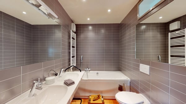 Arzo abitazione unifamiliare IN PERFETTO STATO. Possibilità di terreno edificabile di 720 mq circa 35