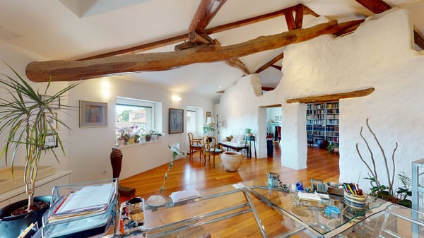 Arzo abitazione unifamiliare IN PERFETTO STATO. Possibilità di terreno edificabile di 720 mq circa 27