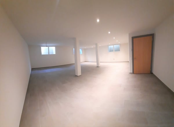 Lostallo, ufficio con servizio privato con doccia 2