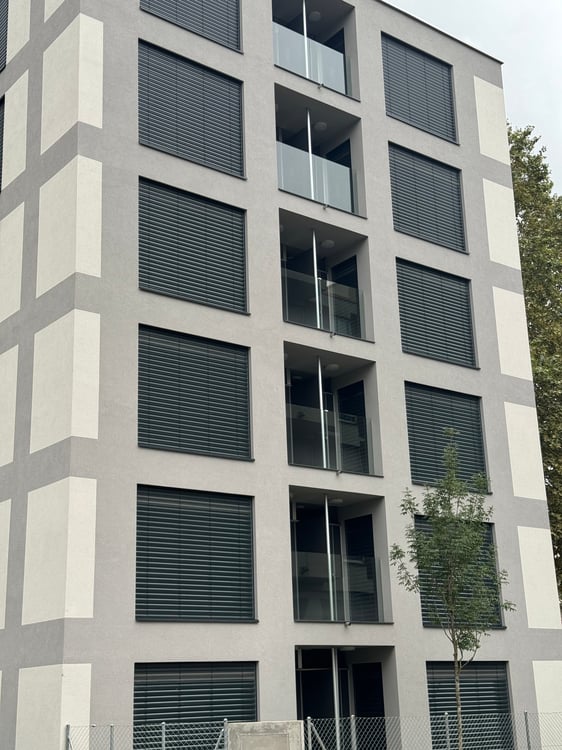 UFFICI fronte strada - in Nuova Residenza a Pregassona - Lusso Moderno e Comodità - posto auto 4