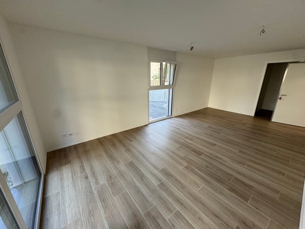 UFFICI fronte strada - in Nuova Residenza a Pregassona - Lusso Moderno e Comodità - posto auto 12