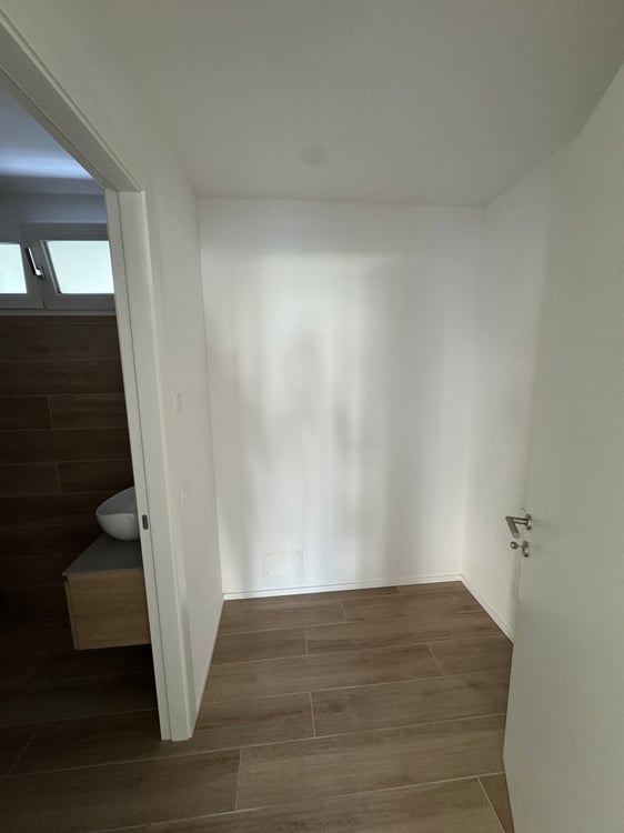 UFFICI fronte strada - in Nuova Residenza a Pregassona - Lusso Moderno e Comodità - posto auto 13