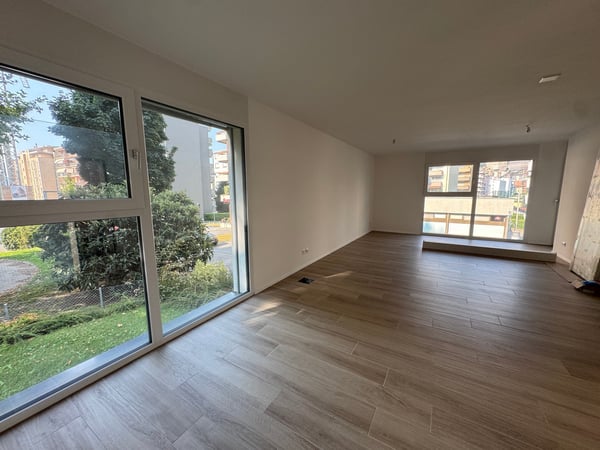 UFFICI fronte strada - in Nuova Residenza a Pregassona - Lusso Moderno e Comodità - posto auto 22