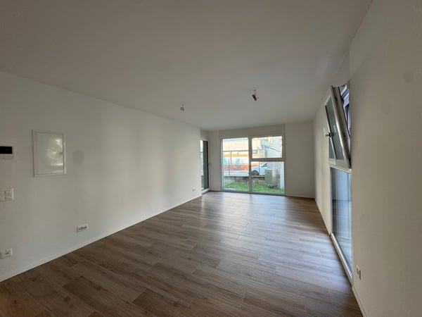 UFFICI fronte strada - in Nuova Residenza a Pregassona - Lusso Moderno e Comodità - posto auto 10