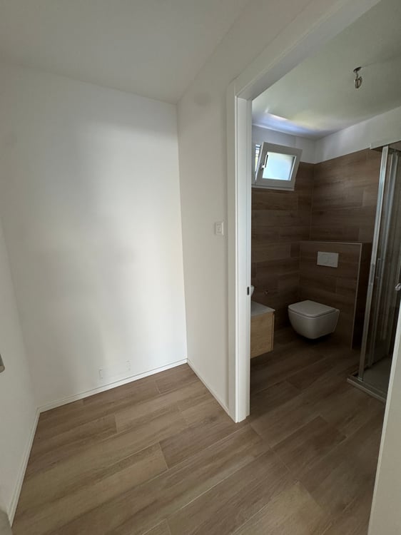 UFFICI fronte strada - in Nuova Residenza a Pregassona - Lusso Moderno e Comodità - posto auto 8