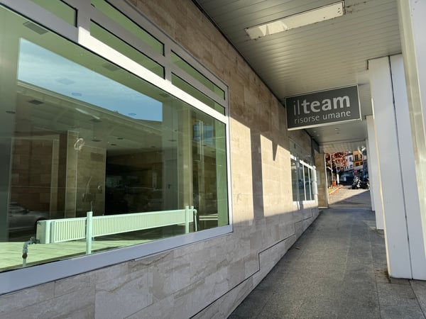 PALAZZINA COMMERCIALE E RESIDENZIALE A REDDITO - MENDRISIO CENTRO - ZONA PIAZZALE ALLA VALLE 7