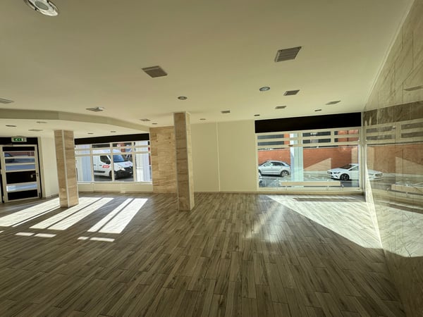 PALAZZINA COMMERCIALE E RESIDENZIALE A REDDITO - MENDRISIO CENTRO - ZONA PIAZZALE ALLA VALLE 13