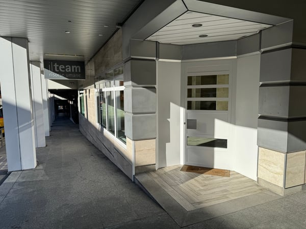 PALAZZINA COMMERCIALE E RESIDENZIALE A REDDITO - MENDRISIO CENTRO - ZONA PIAZZALE ALLA VALLE 9