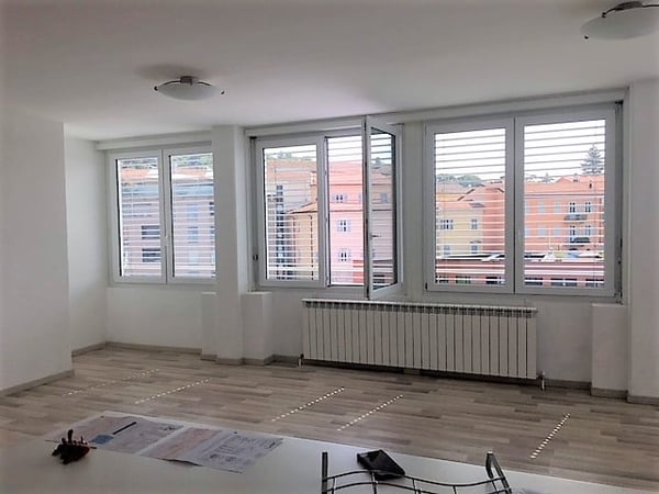 PALAZZINA COMMERCIALE E RESIDENZIALE A REDDITO - MENDRISIO CENTRO - ZONA PIAZZALE ALLA VALLE 2