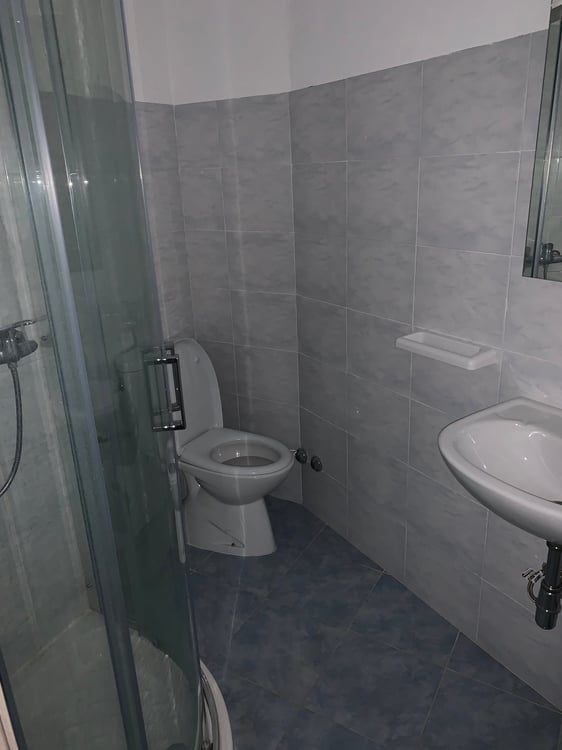 PALAZZINA COMMERCIALE E RESIDENZIALE A REDDITO - MENDRISIO CENTRO - ZONA PIAZZALE ALLA VALLE 4