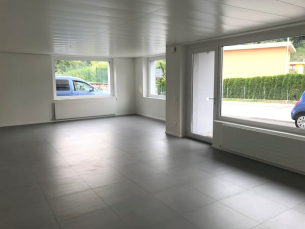 Spazio commerciale moderno a Besazio - Pronto per la tua attività 3