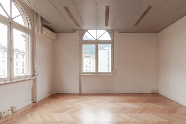 Lugano-Loreto ufficio di 1 locali con terrazzo e posti auto 2