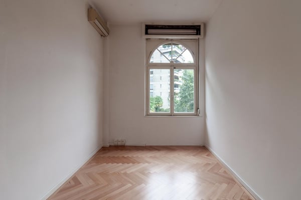 Lugano-Loreto ufficio di 1 locali con terrazzo e posti auto 4