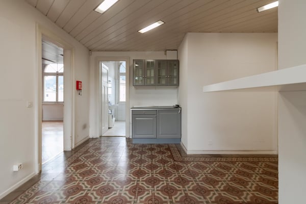 Lugano-Loreto ufficio di 1 locali con terrazzo e posti auto 8