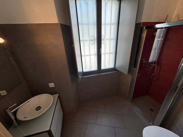 Mendrisio Centro – Elegante appartamento con giardino privato in villa storica 13