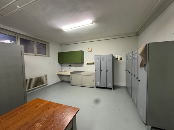 Vendesi o Affittasi Immobile Artigianale / commerciale / amministrativo con Uffici a Balerna 3