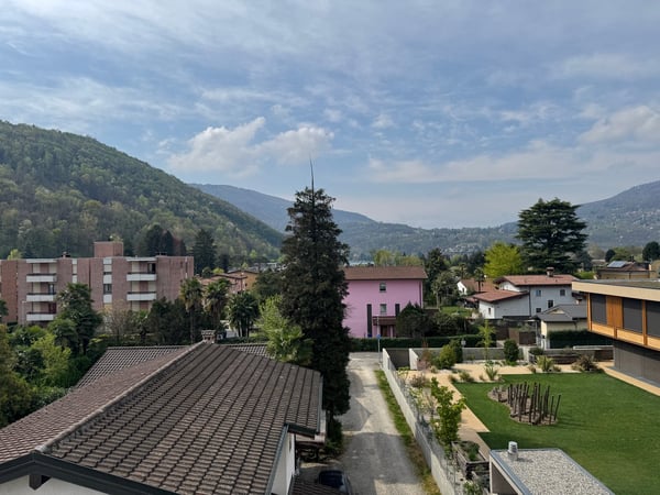 Caslano – Ultimo piano con vista e doppi terrazzi, a due passi dal lago 22