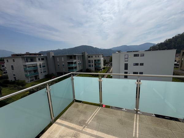 Caslano – Ultimo piano con vista e doppi terrazzi, a due passi dal lago 14