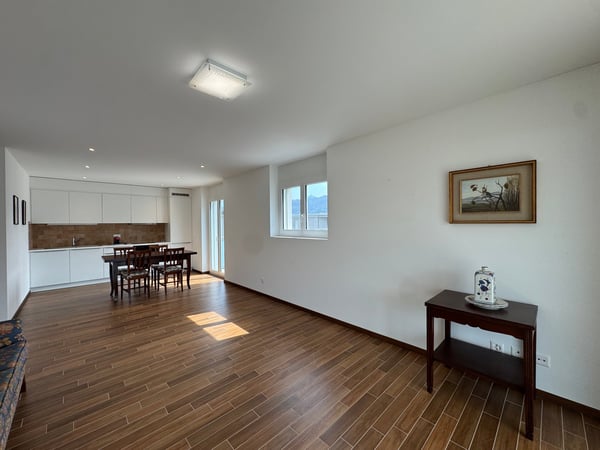 Caslano – Ultimo piano con vista e doppi terrazzi, a due passi dal lago 19