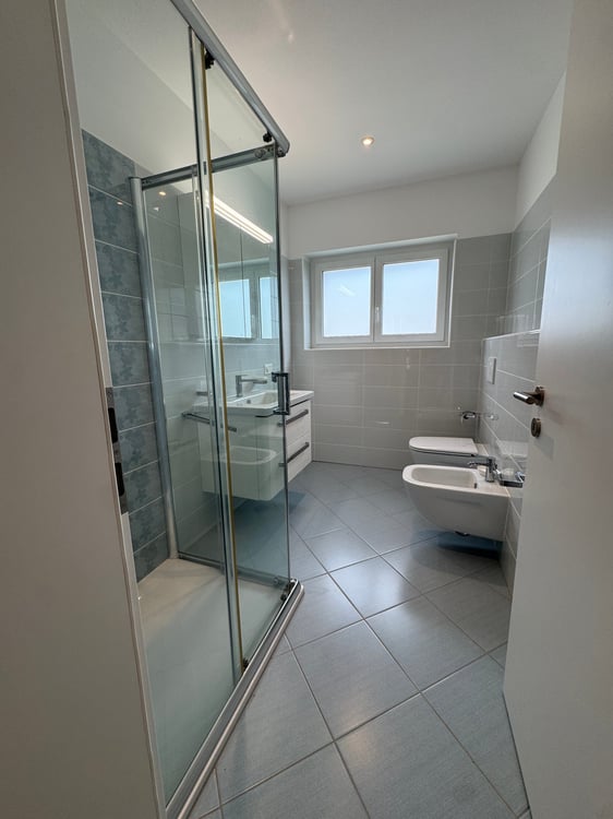 Caslano – Ultimo piano con vista e doppi terrazzi, a due passi dal lago 3