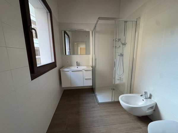 Ufficio moderno di 1.5 locali in affitto a Chiasso 7