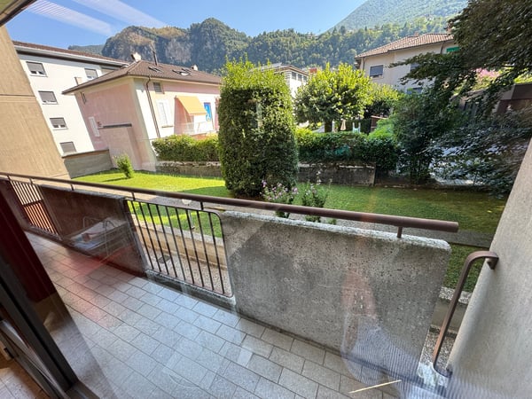 Mendrisio Centro – Ufficio luminoso con balconi, cantina e DUE POSTI AUTO in autorimessa 13