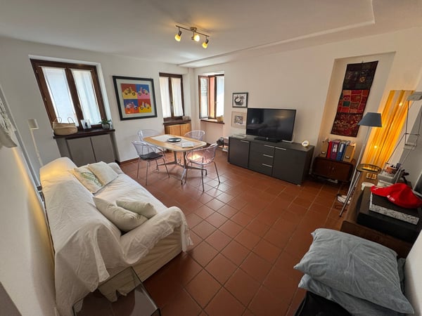 Affascinante appartamento di 1.5 locali nel cuore di Vezia in casa storica 6