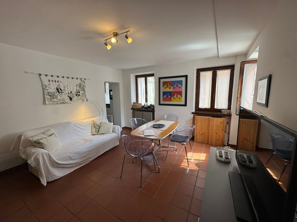 Affascinante appartamento di 1.5 locali nel cuore di Vezia in casa storica 7