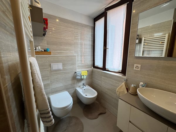 Affascinante appartamento di 1.5 locali nel cuore di Vezia in casa storica 13