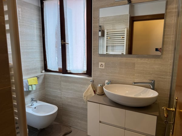 Affascinante appartamento di 1.5 locali nel cuore di Vezia in casa storica 15